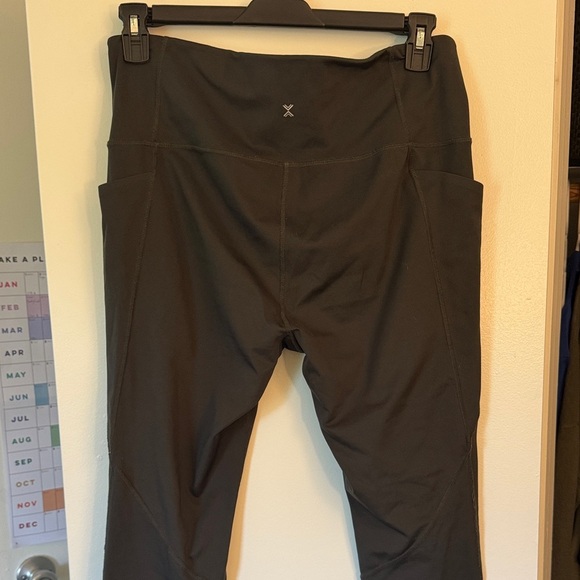 Women's Gray High-Waisted Leggings - Picture 3 of 4